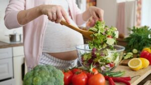 Pregnancy diet Nutrition and The Truth 240 F 310402965 2tv5ADX20ld9XHQI52OLuPW0NAYF0ojs